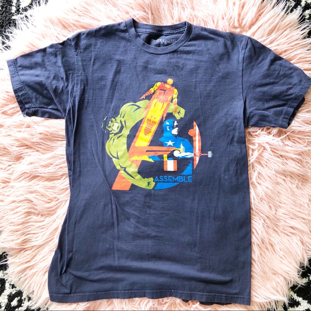 MARVEL l Large avengers T-shirt